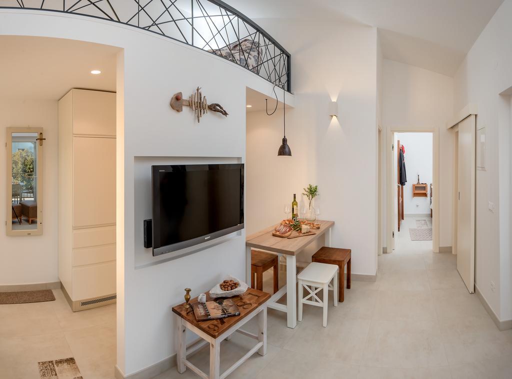 Arka Trogir Apartments - Seget Vranjica Buitenkant foto