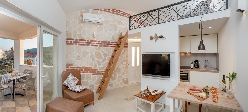 Arka Trogir Apartments - Seget Vranjica Buitenkant foto