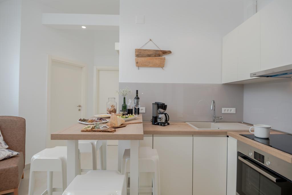 Arka Trogir Apartments - Seget Vranjica Buitenkant foto