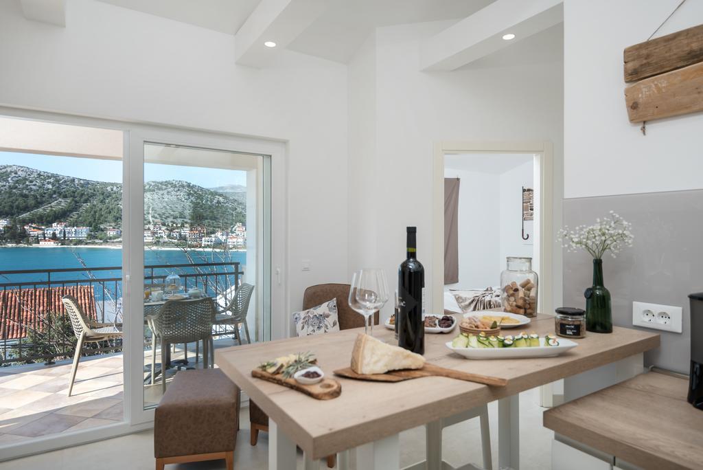 Arka Trogir Apartments - Seget Vranjica Buitenkant foto