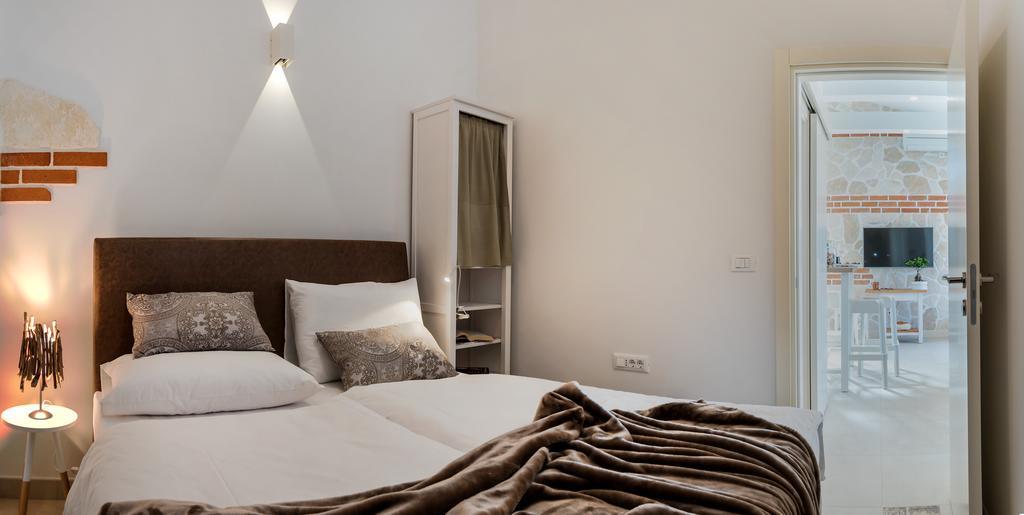 Arka Trogir Apartments - Seget Vranjica Buitenkant foto