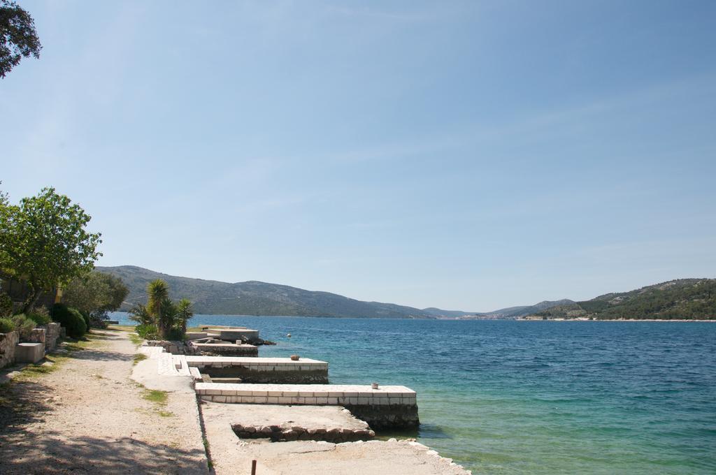 Arka Trogir Apartments - Seget Vranjica Buitenkant foto