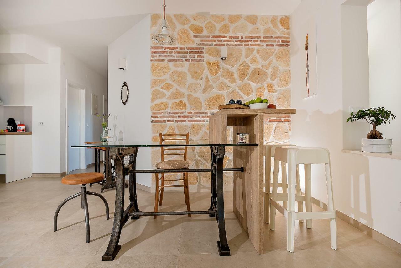 Arka Trogir Apartments - Seget Vranjica Buitenkant foto