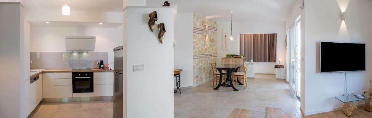 Arka Trogir Apartments - Seget Vranjica Buitenkant foto