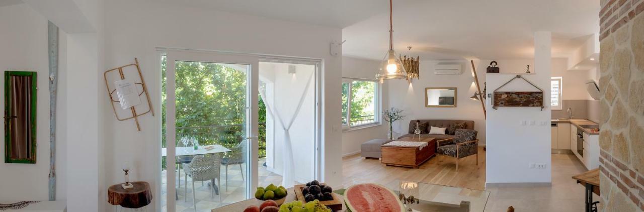 Arka Trogir Apartments - Seget Vranjica Buitenkant foto