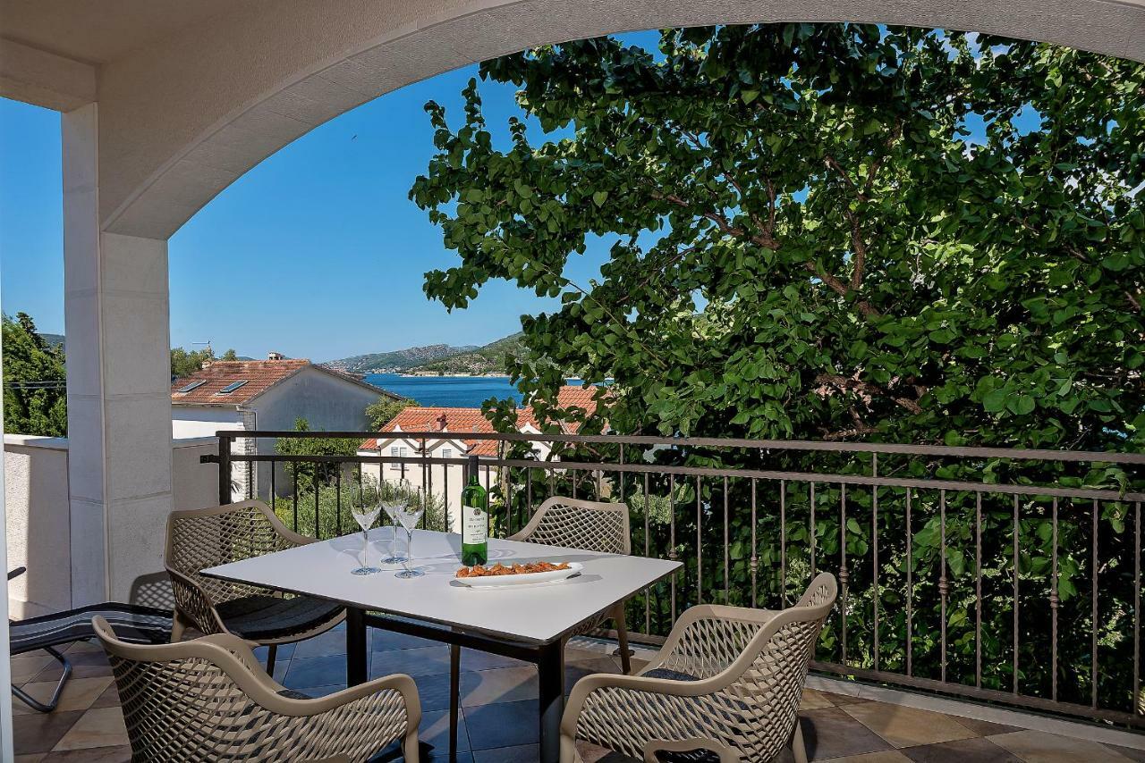 Arka Trogir Apartments - Seget Vranjica Buitenkant foto
