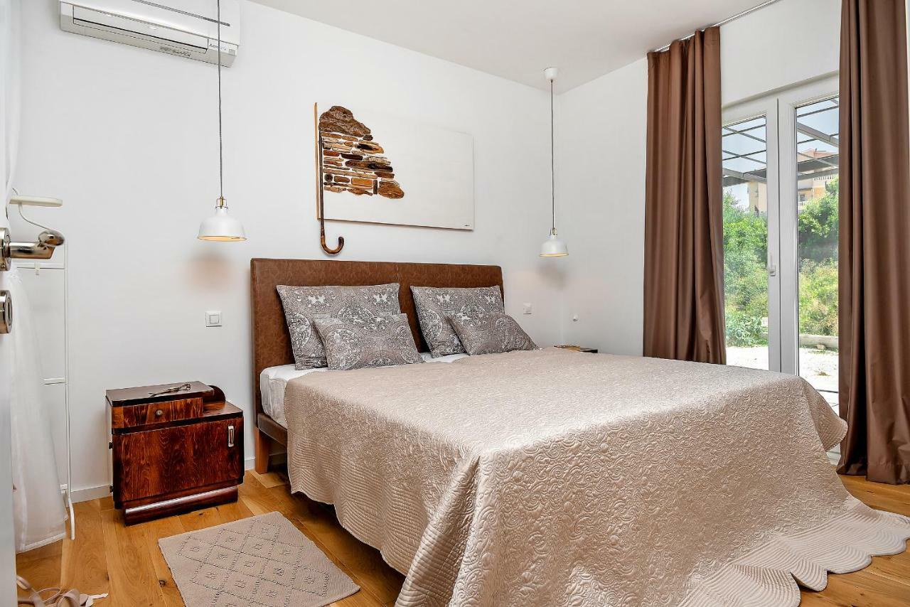 Arka Trogir Apartments - Seget Vranjica Buitenkant foto